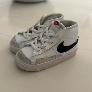 Baby/Toddler Nike Blazer - size US 7C